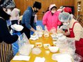 地場産カブ漬け込み、かぶらずし作り学ぶ　高岡でイベント