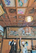 花の天井画美しく　滑川・加積雪嶋神社へ、喜寿迎える氏子寄進