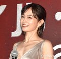 前田敦子、胸元ざっくり大胆ドレス　最高のバディは「1人息子です」