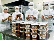 まろやか「福ふく味噌」完成　福野高生、歳の大市で販売