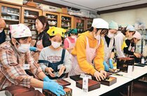 おせち彩りよく　砺波・総合カレッジＳＥＯで講座、正月準備で２６品調理