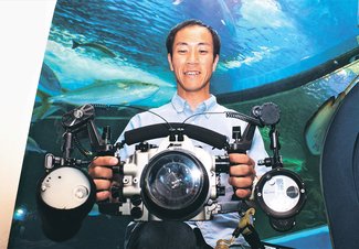 ＜私の相棒＞５　水中撮影用カメラ機材<br />魚津水族館飼育員・木村知晴さん（３７）滑川市清水町