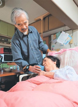 ＜人生のあとさき＞木下晋さん（１０）鉛筆画家<br />妻／介護と創作に向き合う