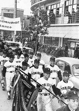 ＜人生のあとさき＞武内冨士夫さん（４）元富山商野球部監督<br />６大学野球／悔しさバネに人脈築く