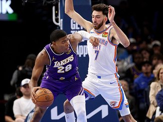 八村１３得点　レーカーズ大敗