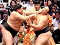 朝乃山４連勝で勝ち越し、三役復帰近づく　大相撲春場所１３日目