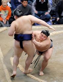 伯乃富士、４場所連続の金星