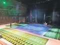ディノアライブ３日開演　氷見 芸術文化館、恐竜ショー会場設営