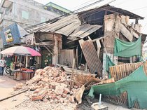 【緊急ルポ　ミャンマー地震】学校崩落、娘が犠牲　「会いたい」むせび泣く母