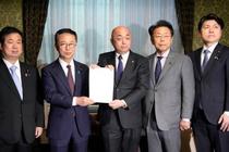 企業献金規制強化の改正案提出