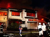 滑川・下小泉町で建物火災