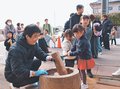 住民みんなで餅つき　野村第一自治会、災害の備えも学ぶ