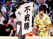 朝乃山休場、１５日の豊昇龍戦で腕負傷　大相撲名古屋場所