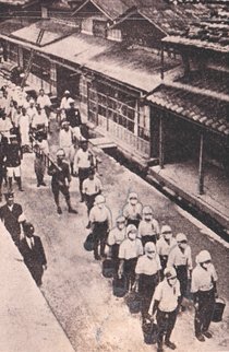 ＜爆撃の中心にいた僕らは　富山大空襲８０年＞２／前夜<br />警報の日々 慣れっこ　防空壕へ避難訓練