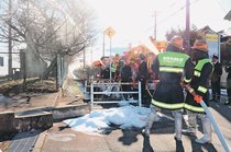 ５００人が分列行進、神社で無火災祈願　黒部で消防出初式