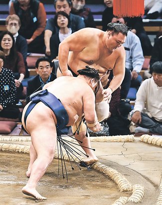 朝乃山、初日から連敗　九州場所