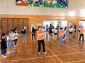 街の歴史知って輪踊り　射水・中太閤山小で「ちいき塾」、児童１４０人が太閤山音頭