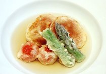 イチジク、プチトマト、アスパラの揚げ出し