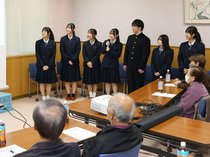 富山・八尾町黒瀬谷の魅力、八尾高生が動画で発信、上映会で住民と意見交わす