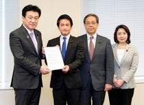 艦船派遣、不可能と伝達を