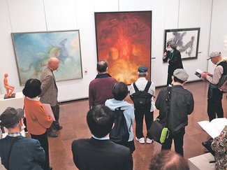表現手法や評価のポイント解説　審査員、越中アートフェスタ受賞作講評