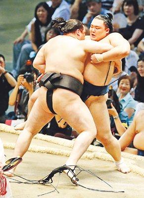 朝乃山が初黒星　名古屋場所４日目