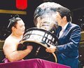 朝乃山への贈呈「誇り」　内閣総理大臣杯　県出身銀器職人５０年前に制作