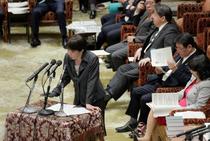 首相「苦手な女」表現使わない