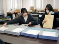 国公立大の２次試験出願始まる　富山大・県立大、入念に願書確認