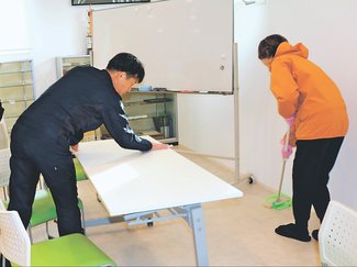 短期決戦へ準備急ぐ　衆院選・県内各陣営、事務所掃除やビラ発注