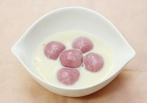 紫芋の白玉団子