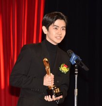 黒崎煌代、『キネマ旬報ベスト・テン』新人男優賞受賞で決意新た「素晴らしい賞に見合うような俳優に」