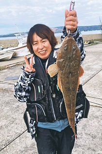 釣果はいけん<br />マゴチ体長６３センチ　松尾久美子さん（５２）富山市蓮町