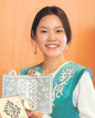 カラフル<br />ＪＩＣＡ青年海外協力隊として活動した・平野里奈さん
