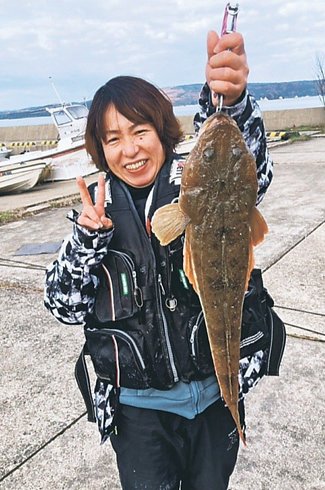 釣果はいけん<br />マゴチ体長６３センチ　松尾久美子さん（５２）富山市蓮町