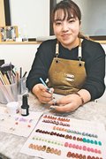 「地震の体験癒やしたい」爪彩り笑顔と自信を　氷見の左近さん、子ども用ネイルチップ１３日販売