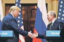 ロシアペース鮮明、つけ込まれるトランプ氏　首脳電話会談