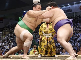朝乃山、緑の締め込みで心機一転３連勝