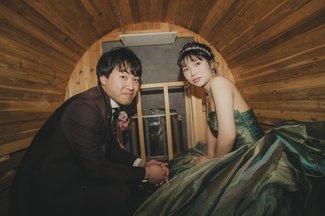 ドレスで着飾って岩盤浴！？　ウエディングフォトが縁ですっかり常連【サっぱり湯ったり＋（プラス）】１９　３７ＢＡＳＥ（南砺市岩屋）