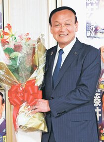 富山市長 藤井氏再選、染谷氏大差で破る　投票率４２・９６％、合併後最低