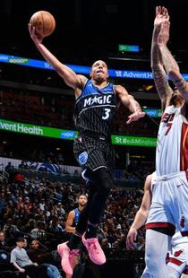 マジック、ニックスが４強