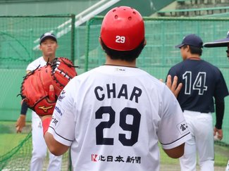 雷鳥軍団に「赤い彗星」 NPB入りへシャア奮闘