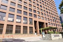 「デブと侮辱」顧問を提訴