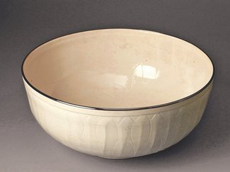 ＜コレクションへのいざない＞１１<br />富山市佐藤記念美術館／「白磁蓮華文洗（れんげもんせん）　定窯（ていよう）」