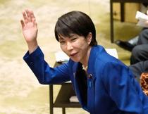 財政収支、黒字目標を見直し