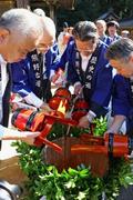 「一番湯」奉納し繁栄を祈願