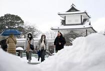 日本海側中心に大雪続く