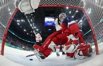 カナダなどが白星発進