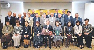 ＜人生のあとさき＞須山盛彰さん（１１）郷土史家・地域研究家<br />卒寿パーティー／教え子の幸せ願う