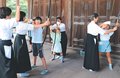 国宝・勝興寺で弓道の魅力伝える　高岡で体験イベント、伏木の団体が指導